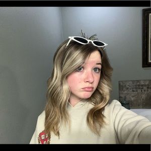 Meet your Posher, Lauren